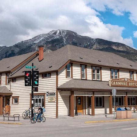Canmore Hotel Hostel Buitenkant foto