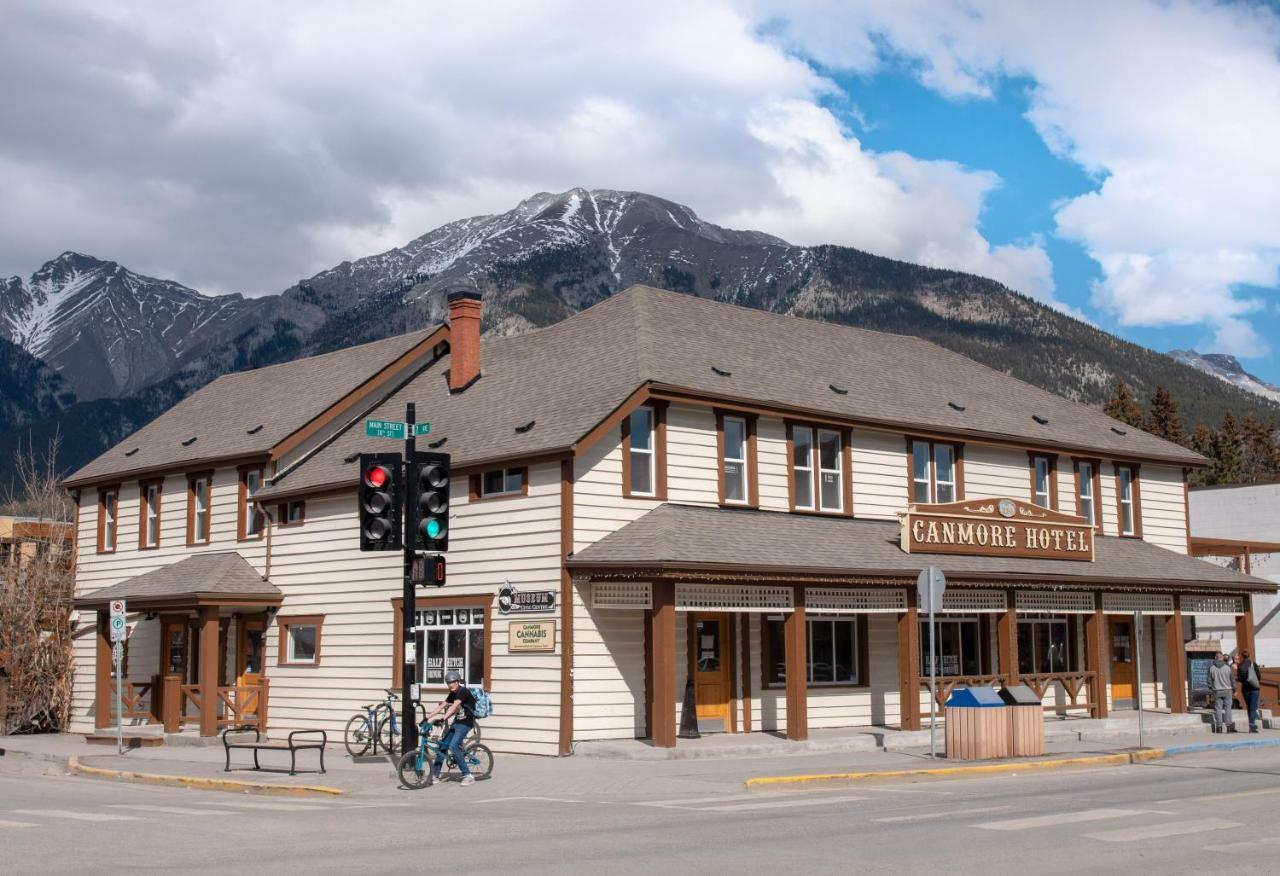 Canmore Hotel Hostel Buitenkant foto