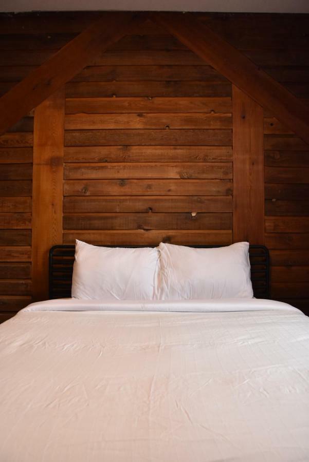 Canmore Hotel Hostel Buitenkant foto
